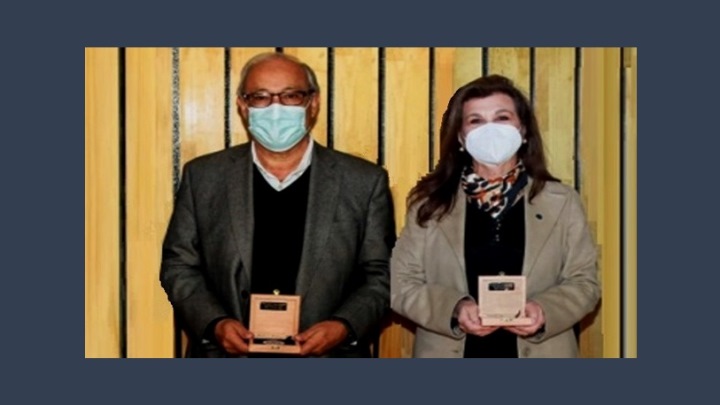 Decano y directora de Escuela recibieron la Medalla UV por su liderazgo en la pandemia